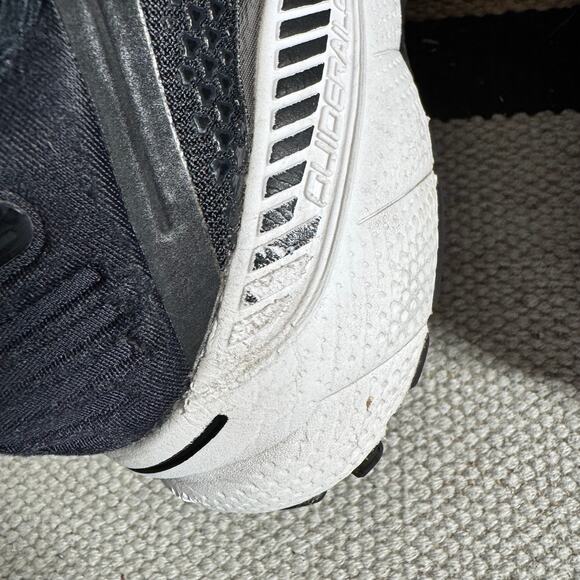 Brooks Adrenaline GTS 22 Running Sneaker Women 8.5 Black White Athleisure Walk - Picture 14 of 15